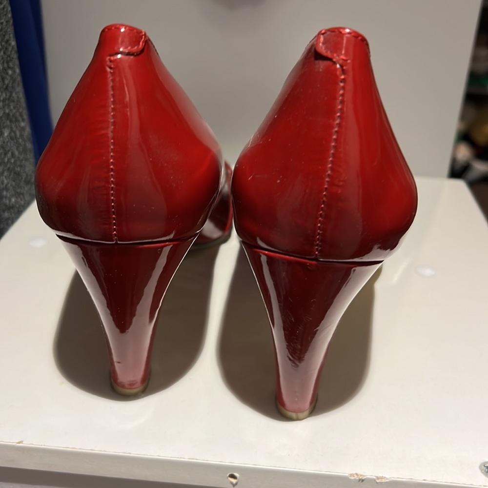 Red patten leather - Picture 2 of 2